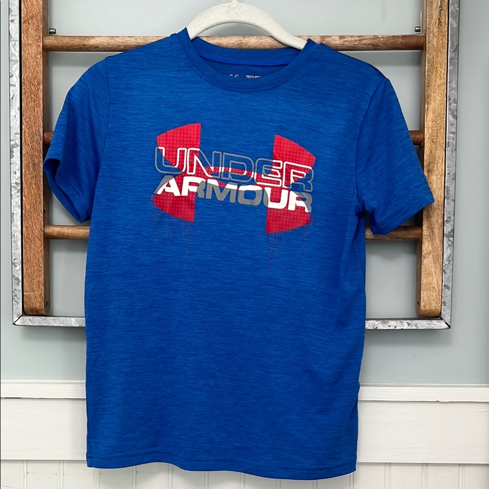 Boys under Armour performance T-shirt, size medium blue